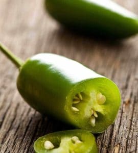 Grüne aufgeschnittene Jalapenos Schote