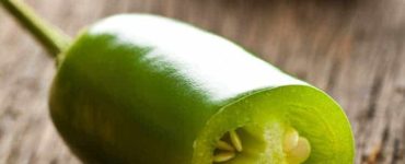 Grüne aufgeschnittene Jalapenos Schote