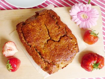 Bananenbrot mit Erdbeeren