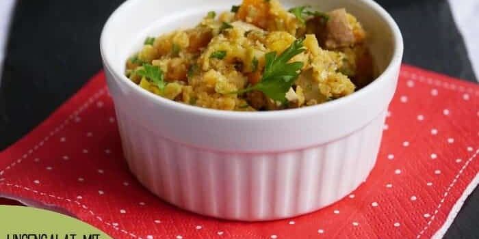 Weiße Schale mit Linsensalat