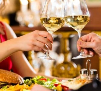 Rendevouz mit Wein und Burger