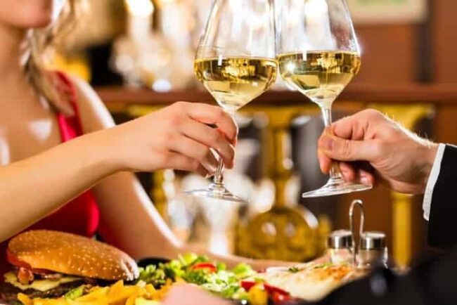 Rendevouz mit Wein und Burger