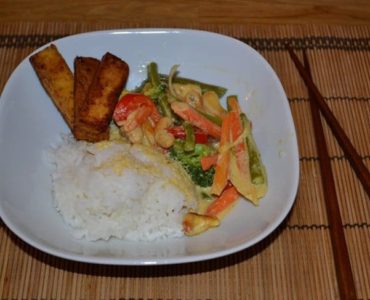 Gemüse-Kokoscurry mit Tofu