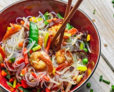 Glasnudelsalat mit Gemüse nach asiatischer Art