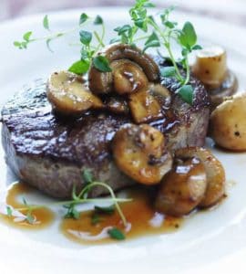 Rinderfilet mit Champignons und Shiitake-Pilzen