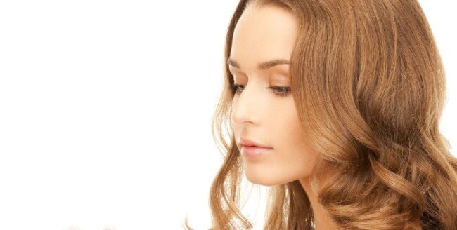 strahlendes-gesicht Schöne Frau mit hellem Teint