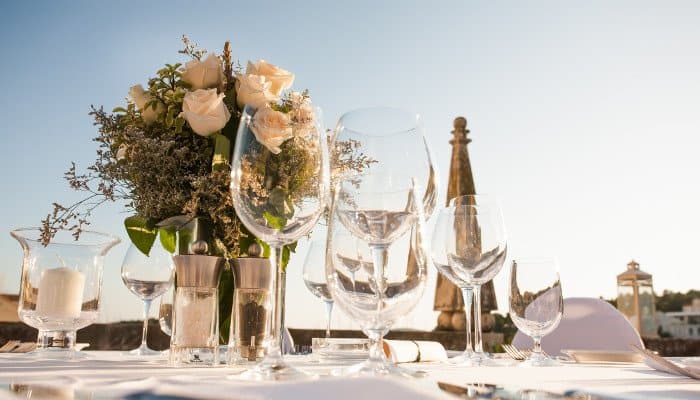 Tisch Hochzeitunter freiem Himmel.