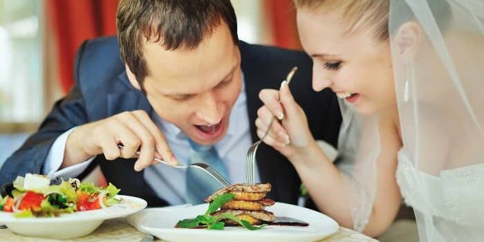 brautpaar-essen1 Brautpaar beim Essen