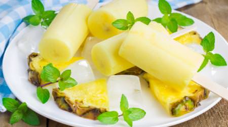 Ananas Eis am Stiel