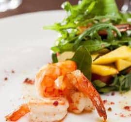Avocado Mango Salsa mit Garnelen
