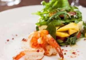 Avocado Mango Salsa mit Garnelen