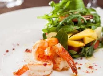 Avocado Mango Salsa mit Garnelen