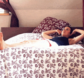 Bauchübung im Bett