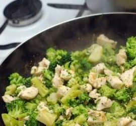 Brokkoli Hähnchen aus dem Wok