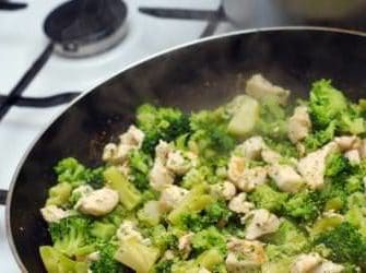 Brokkoli Hähnchen aus dem Wok