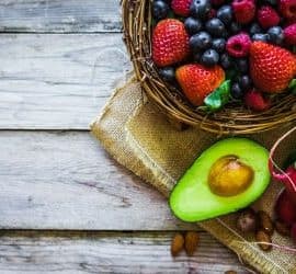 Clean Eating Lebensmittel auf dem Tisch