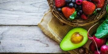 Clean Eating Lebensmittel auf dem Tisch