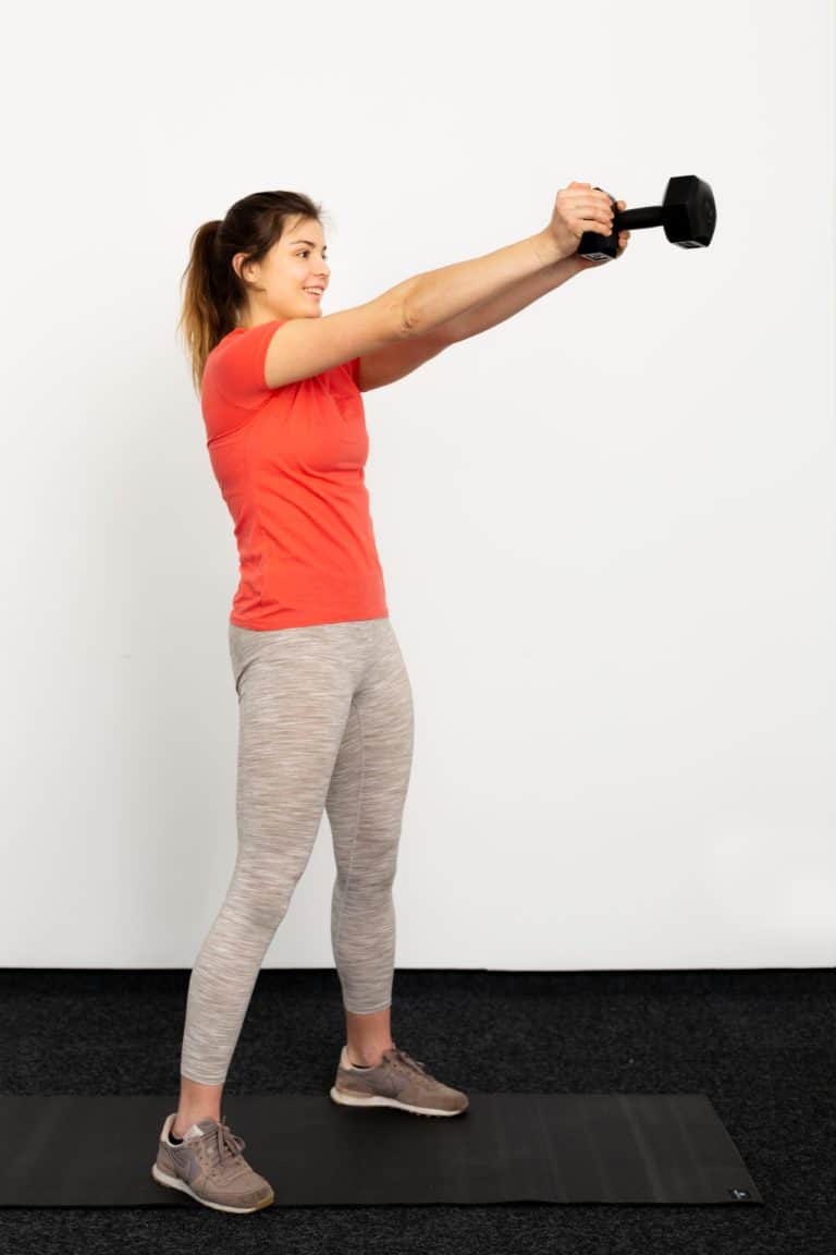 Dumbbell Swings_1 Gymondo Magazin
