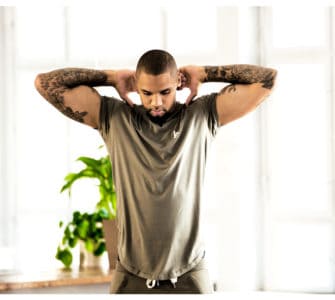 Dominic Harrison stellt sein Fitnessprogramm GET STRONG vor