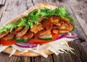 Ein gefülltes Fladenbrot