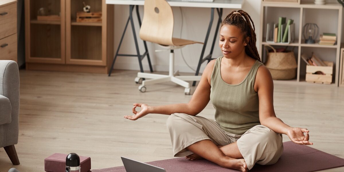 How_to_Micro-Meditate_in_60_Seconds_to_Stay_Mindful,_Even_If_You’re_Too_Busy_feature