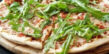 low-carb-blumenkohl-pizza Low Carb Blumenkohl Pizza