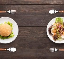 Low Carb Mahlzeit und High Carb Mahlzeit im Vergleich