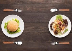 Low Carb Mahlzeit und High Carb Mahlzeit im Vergleich