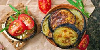 Mediterranes Auberginen Frühstück