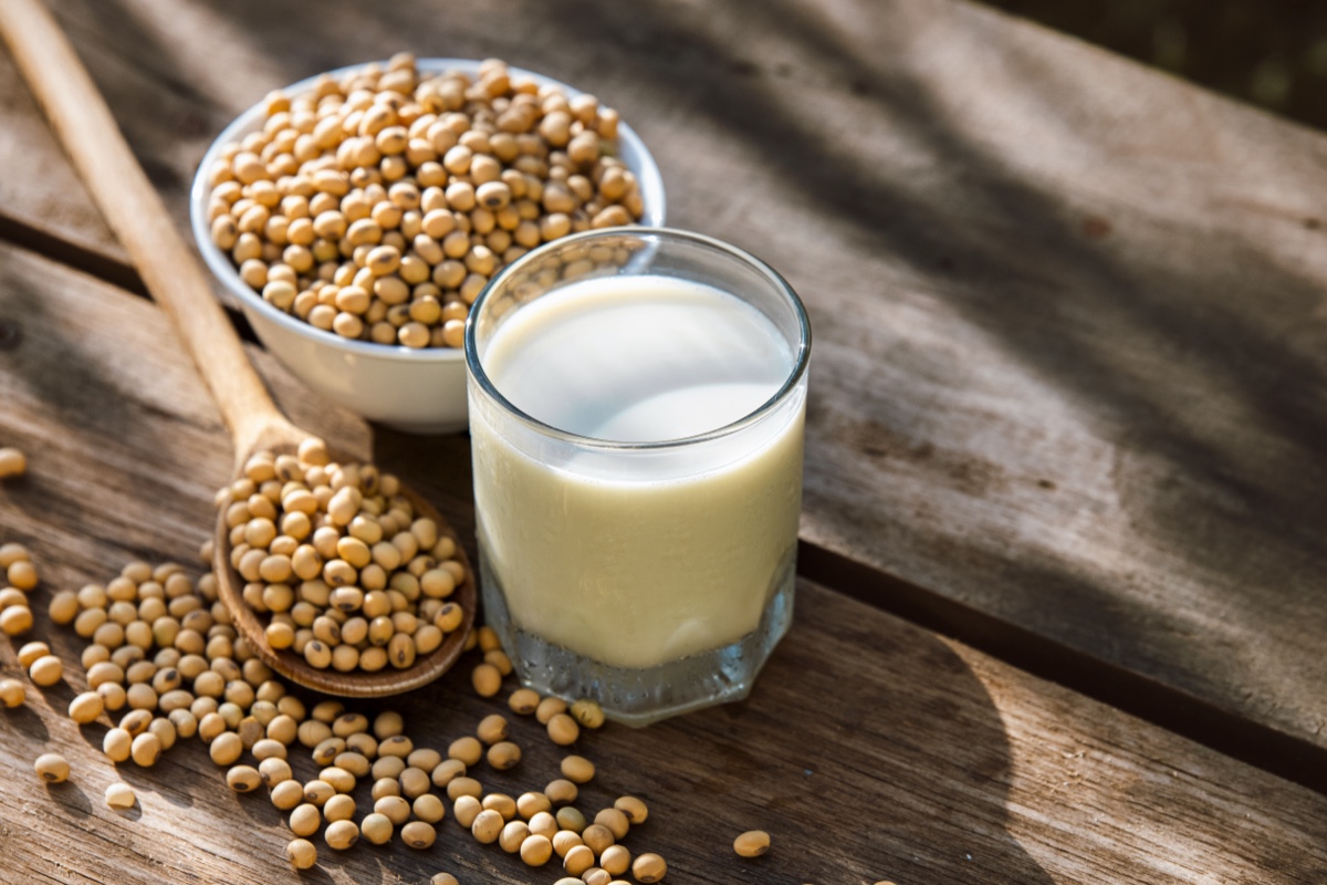 What Milk Should You Be Drinking, According to Science