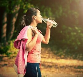 Immunsystem Frau Sport Herbst
