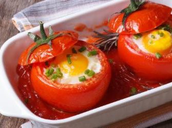 Tomaten gefüllt mit Ei