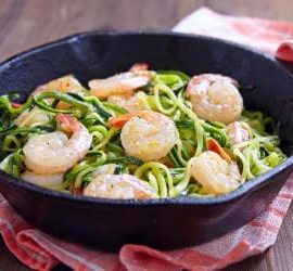 Zucchini-Spaghetti mit Garnelen