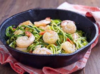 Zucchini-Spaghetti mit Garnelen