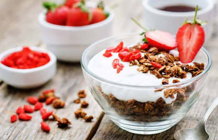 Erdbeer-Müsli mit Goji-Beeren