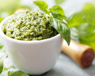 Kräuterpesto