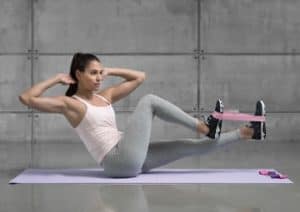 Sportlerin beim Powerbands Training