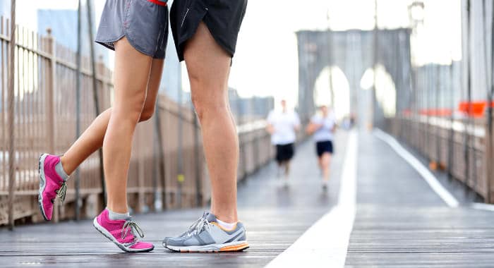 Freundin beim sport kennenlernen