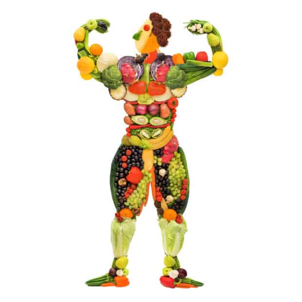 Ein Muskelmann aus Gemüse und Obst